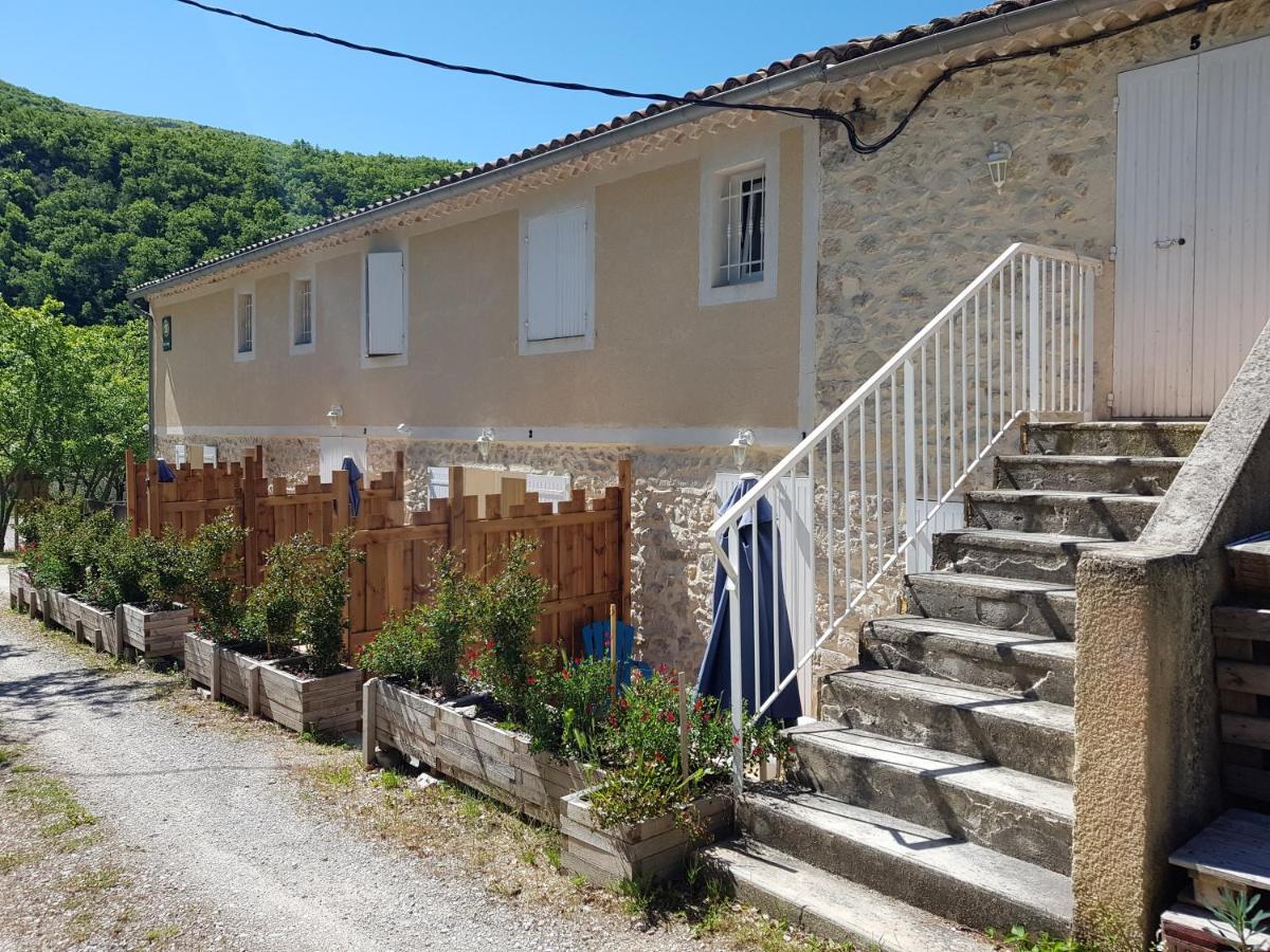Les Gites De Moussan Montbrun-les-Bains Zewnętrze zdjęcie