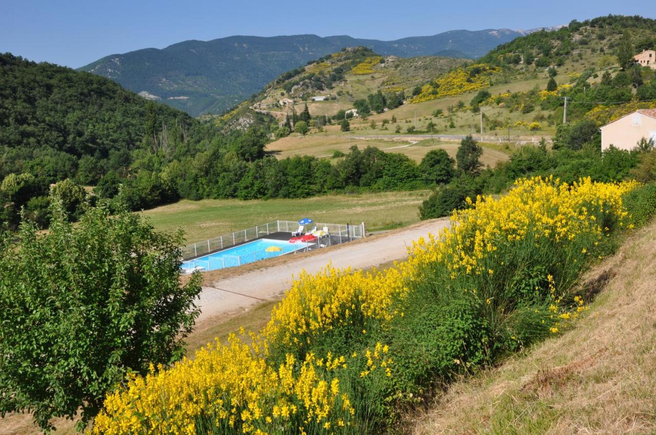 Les Gites De Moussan Montbrun-les-Bains Zewnętrze zdjęcie